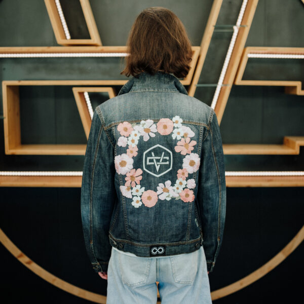 Veste en jean upcyclée - Cabaret Vert x Emeline Emeline